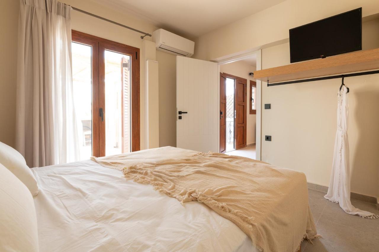 House Marigo Suites Коскину Экстерьер фото